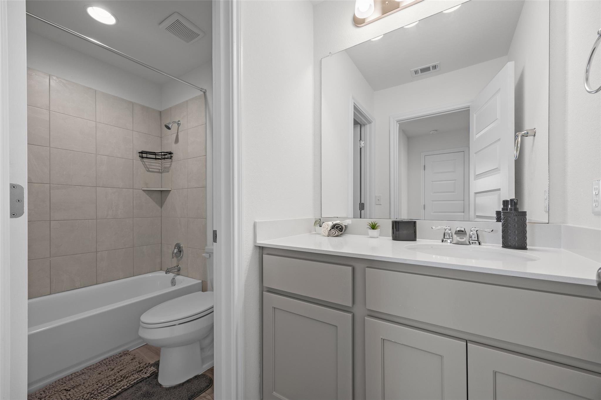 6915 Tiznow Ln Property Photo 15