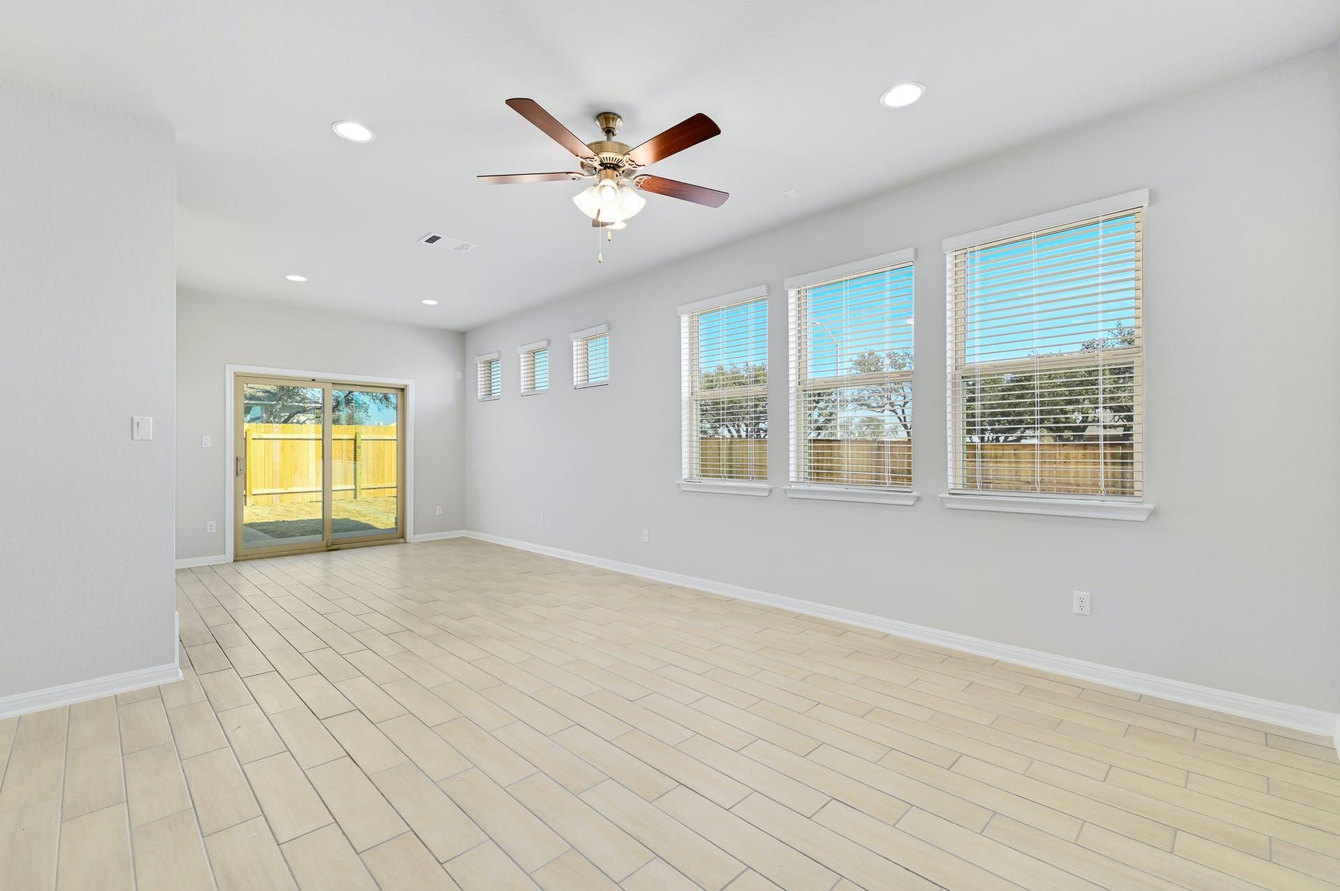 1021 Kerrwood Way Property Photo 3