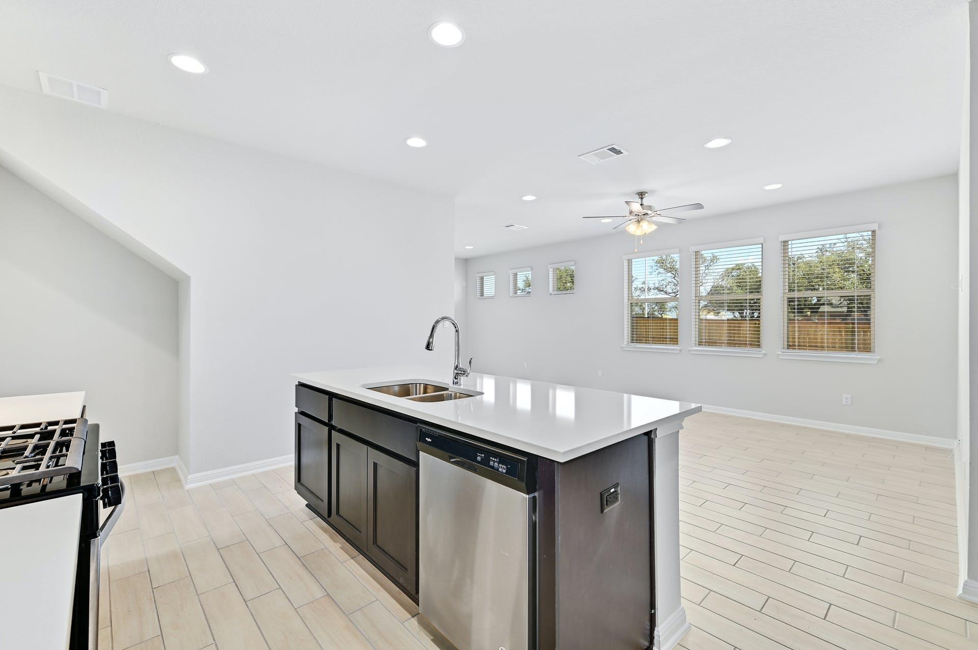 1021 Kerrwood Way Property Photo 5