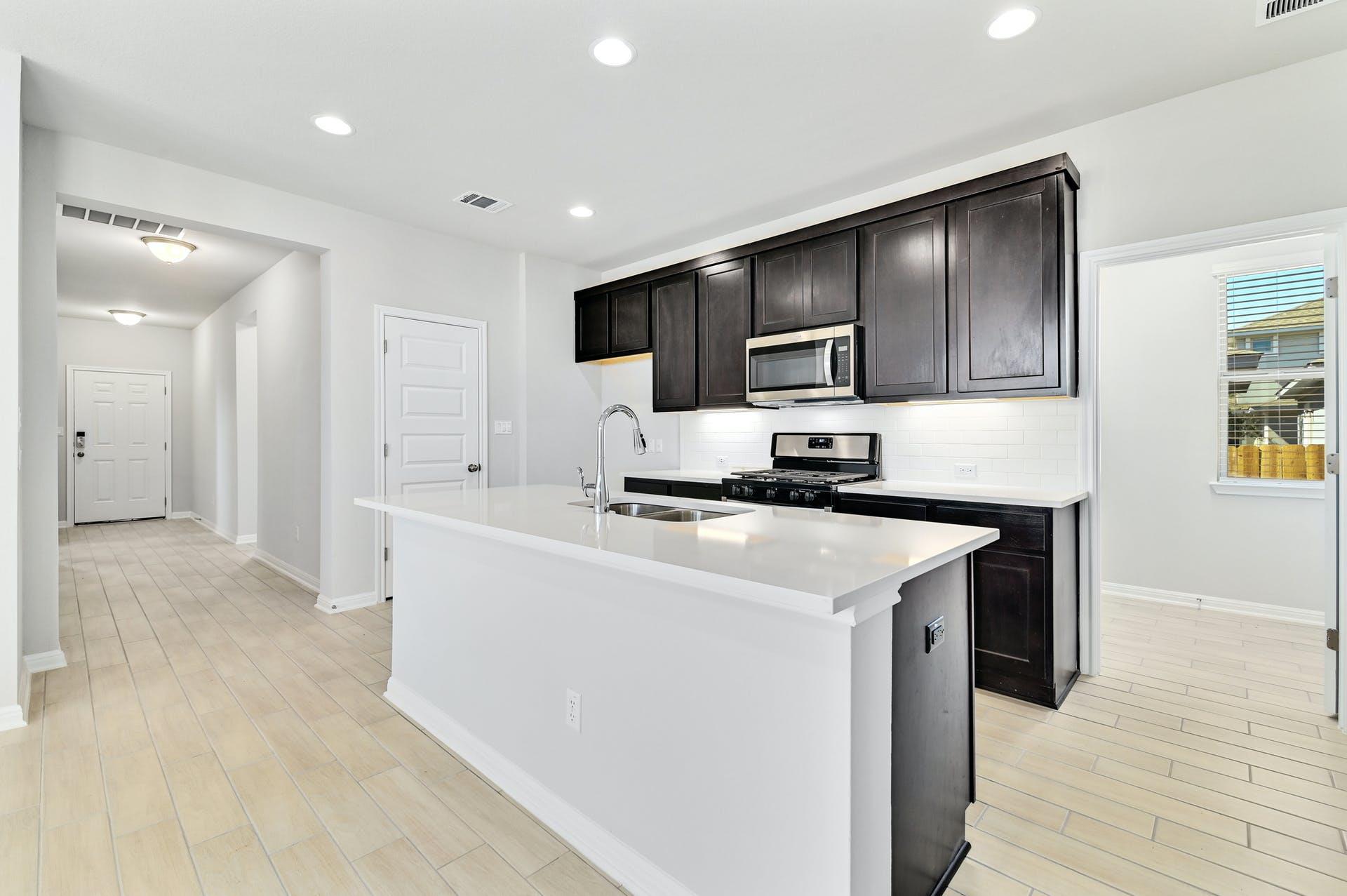 1021 Kerrwood Way Property Photo 6