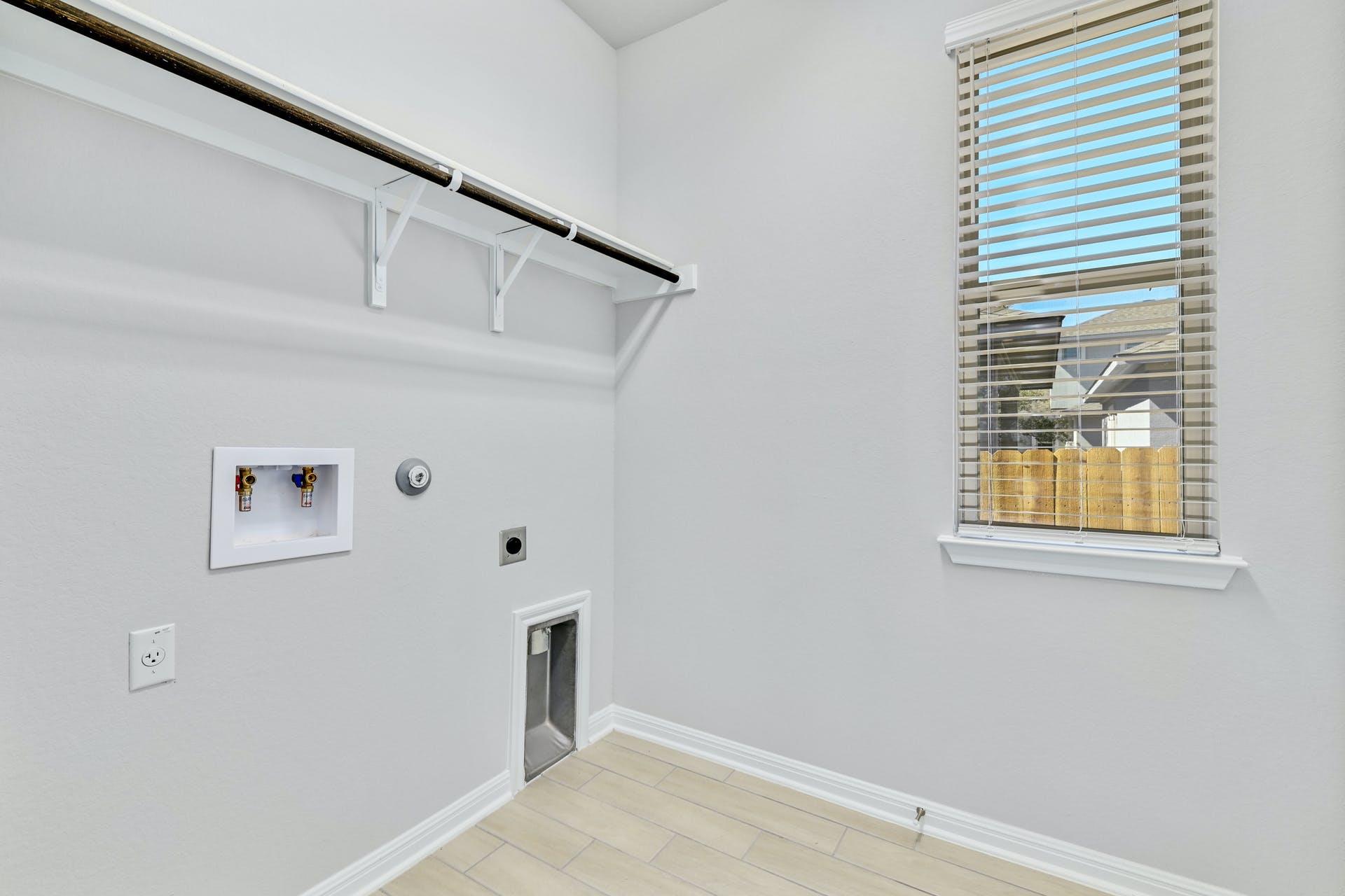1021 Kerrwood Way Property Photo 8