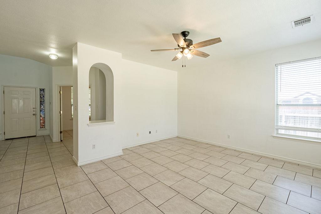 1016 Tom Seaver Pl Property Photo 3