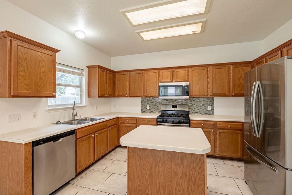 1016 Tom Seaver Pl Property Photo 6