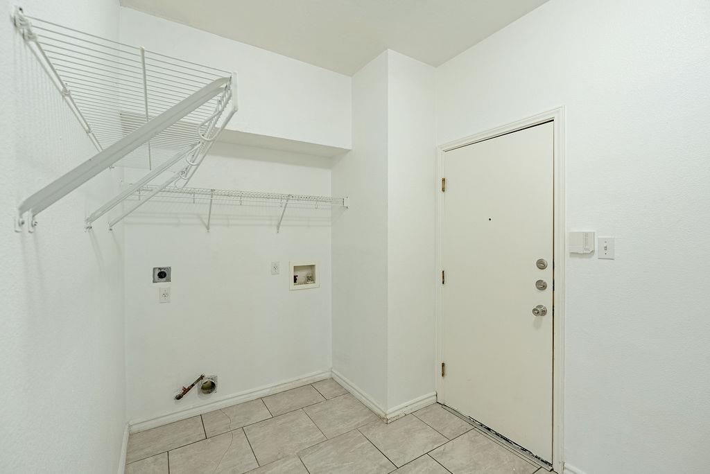 1016 Tom Seaver Pl Property Photo 8