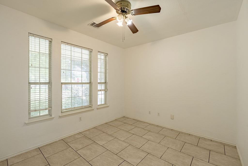 1016 Tom Seaver Pl Property Photo 9