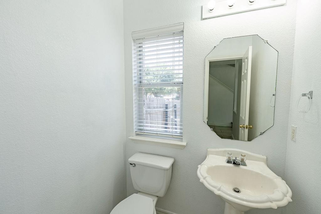 1016 Tom Seaver Pl Property Photo 11