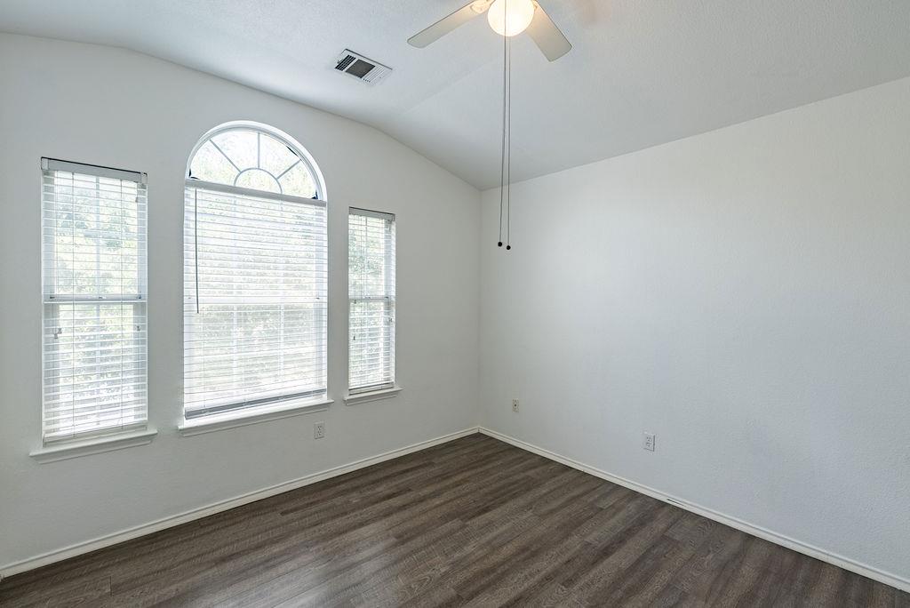 1016 Tom Seaver Pl Property Photo 19