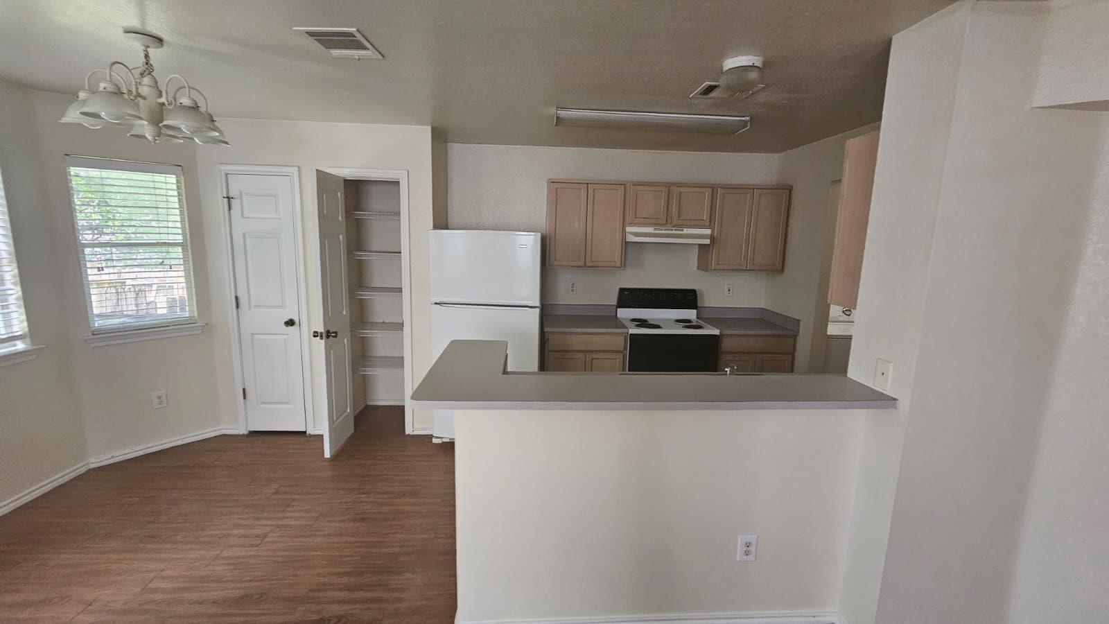 844-846 Sagewood Trl Property Photo 3