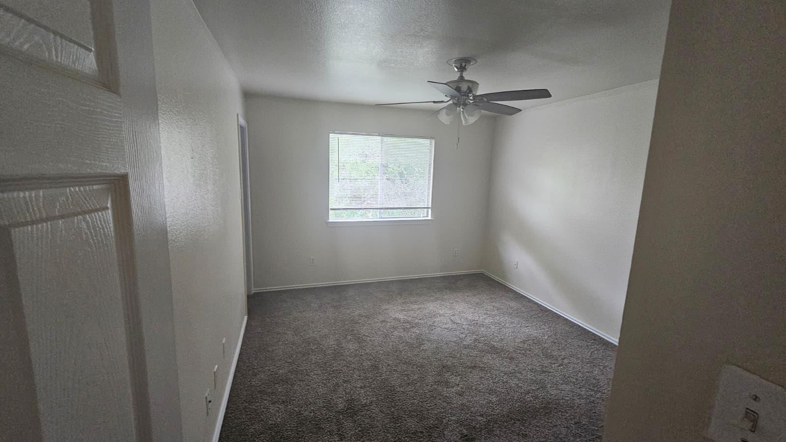844-846 Sagewood Trl Property Photo 7
