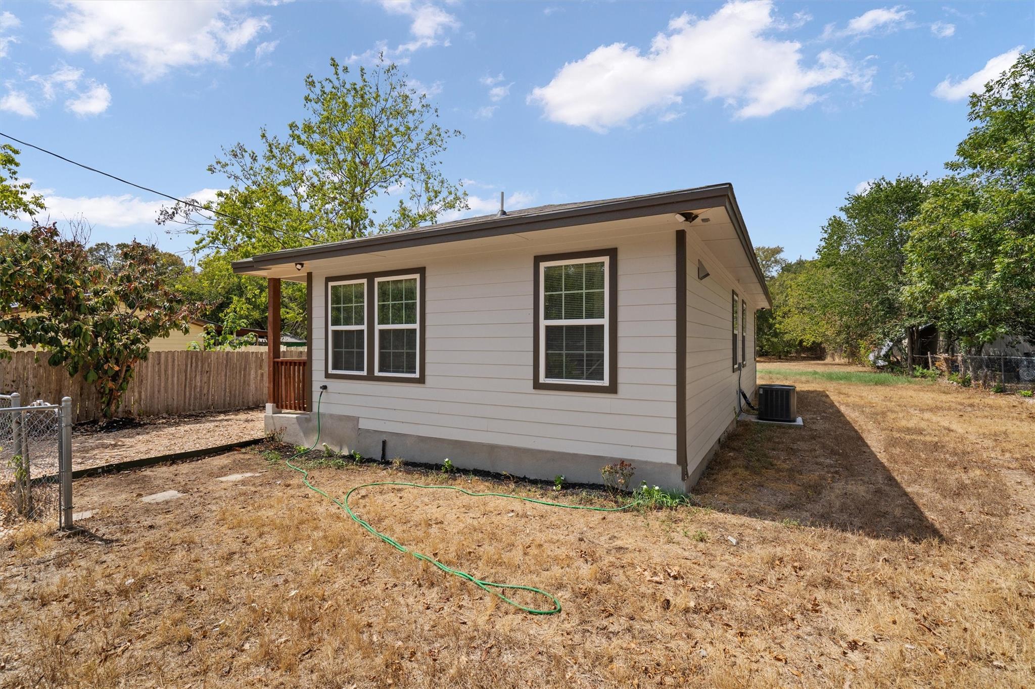 10004 1/2 Gail Rd Property Photo 3