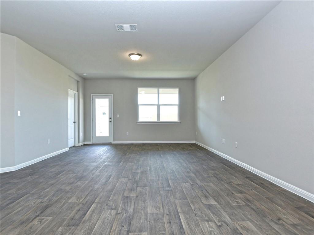 110 S Deep Eddy Cv Property Photo 7