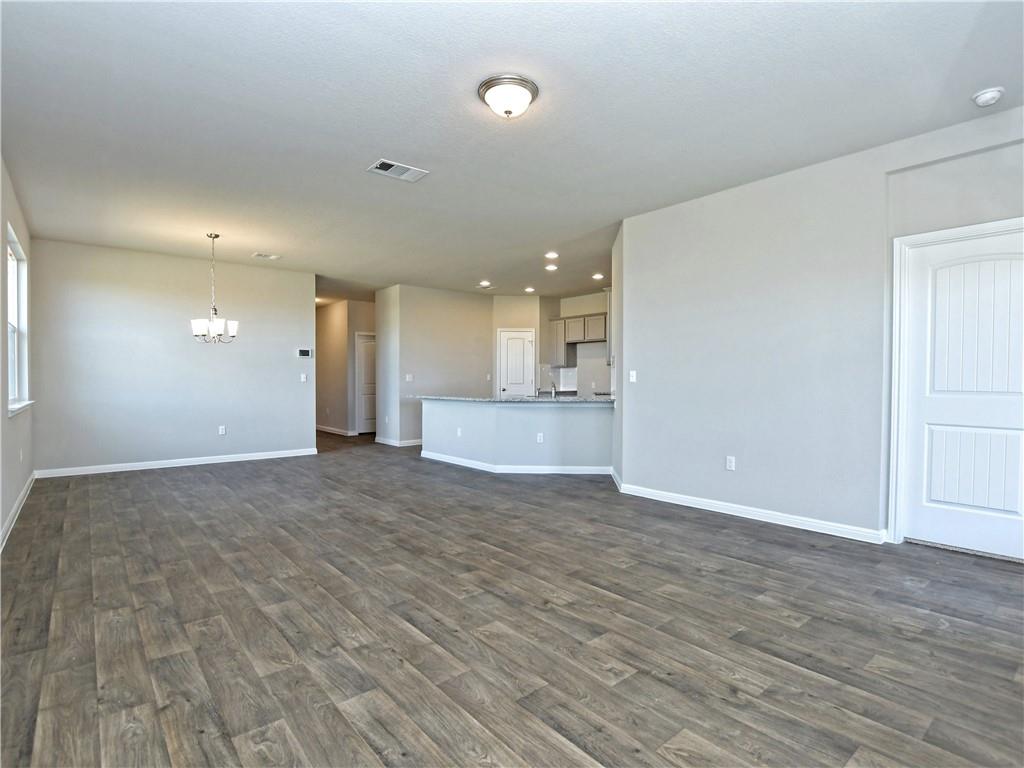 110 S Deep Eddy Cv Property Photo 10