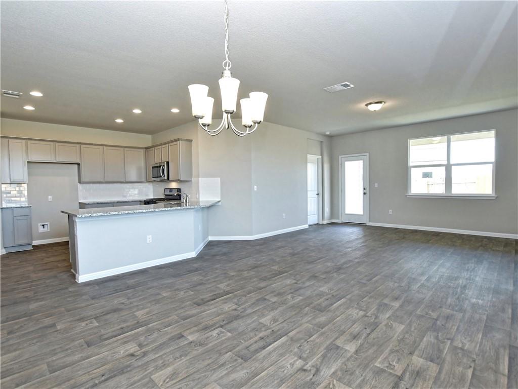 110 S Deep Eddy Cv Property Photo 14