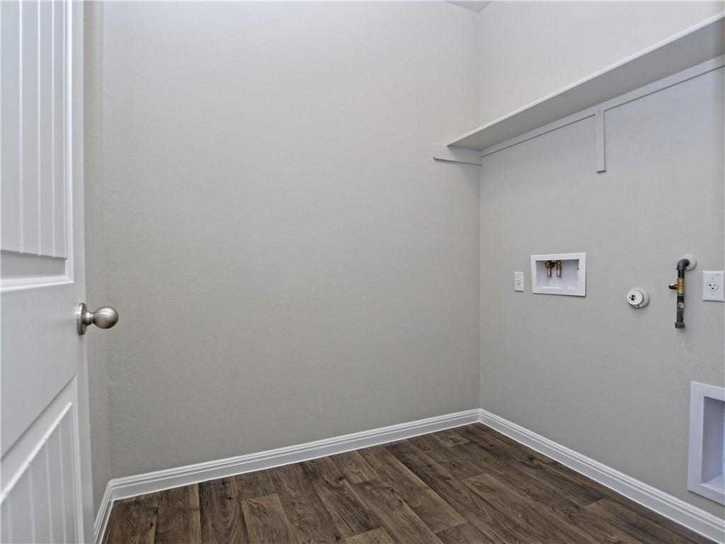 110 S Deep Eddy Cv Property Photo 17