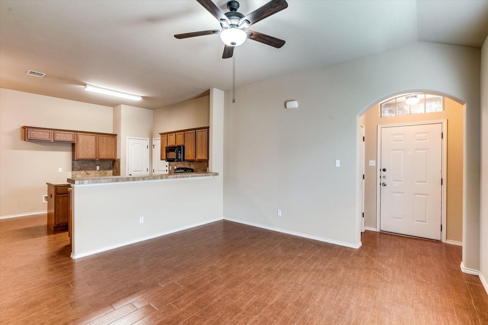 1124 Brendon Lee Ln Property Photo 5