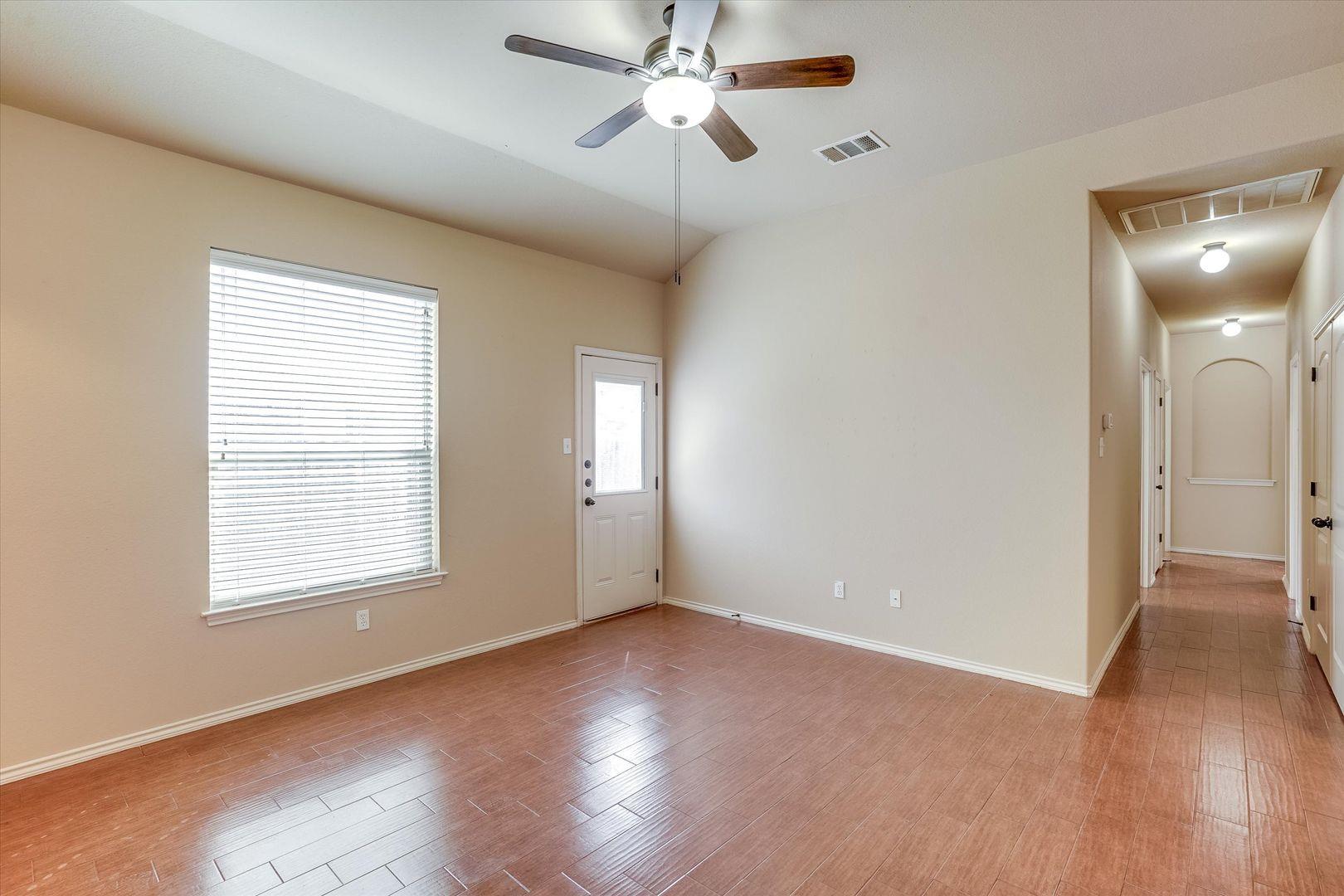 1124 Brendon Lee Ln Property Photo 6
