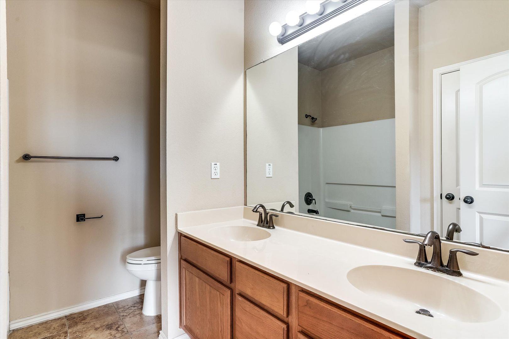 1124 Brendon Lee Ln Property Photo 14