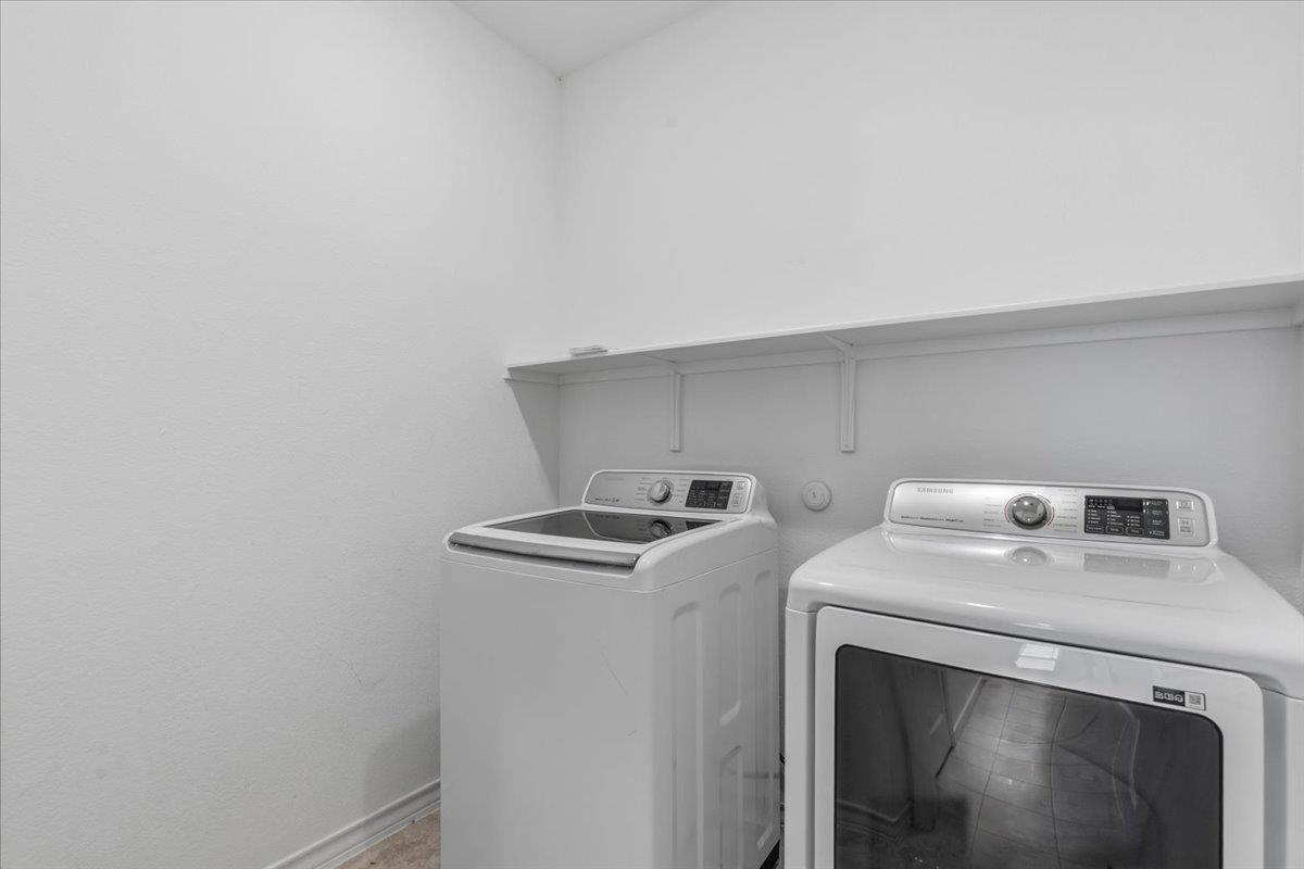 5202 Dimesky Ln Property Photo 6