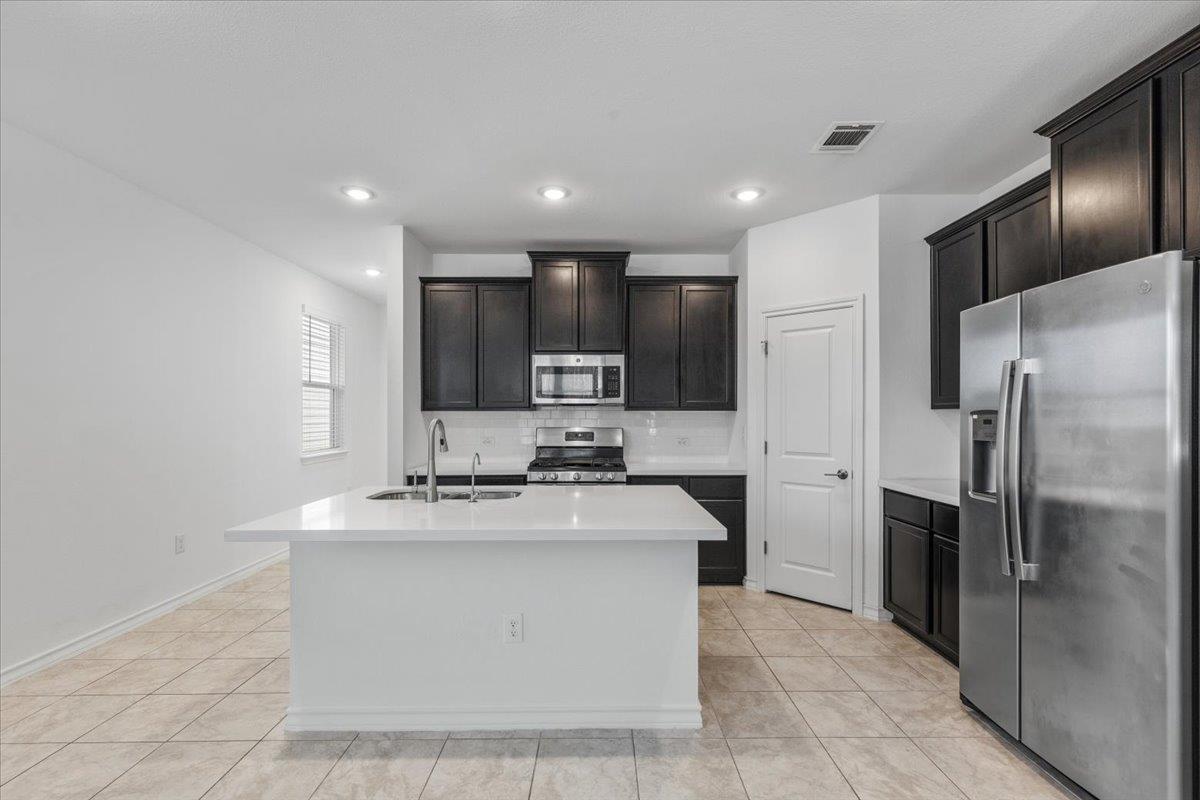 5202 Dimesky Ln Property Photo 10