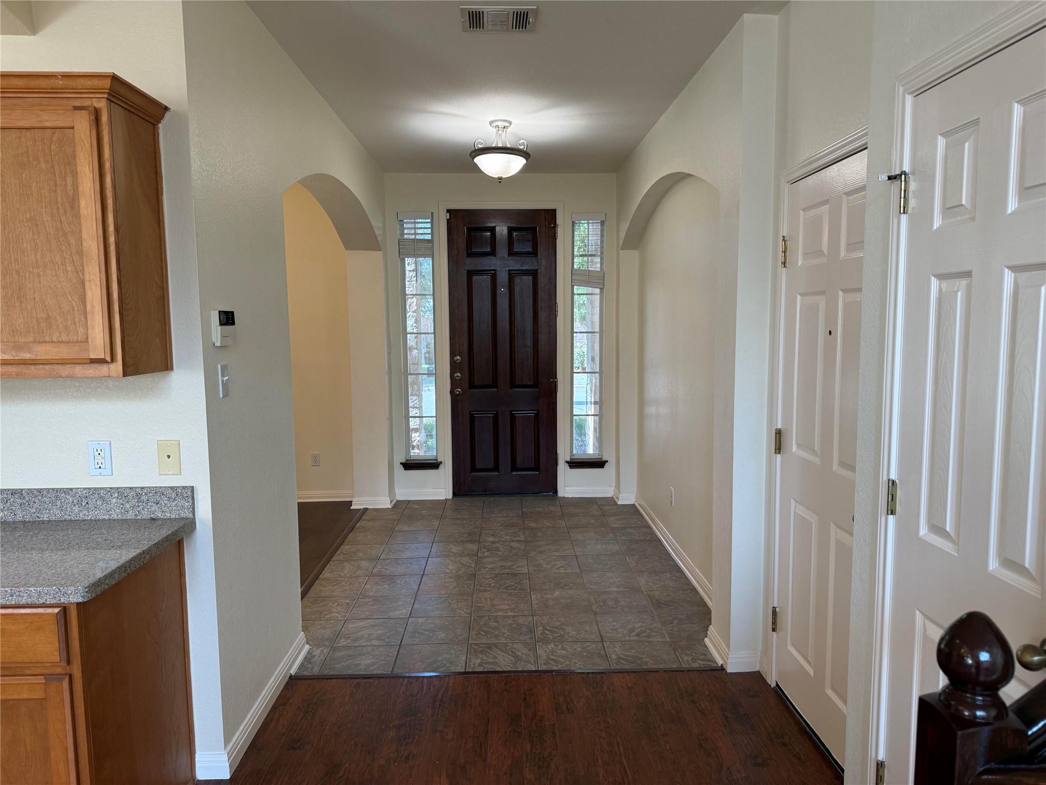 1511 Homewood Cir Property Photo 3