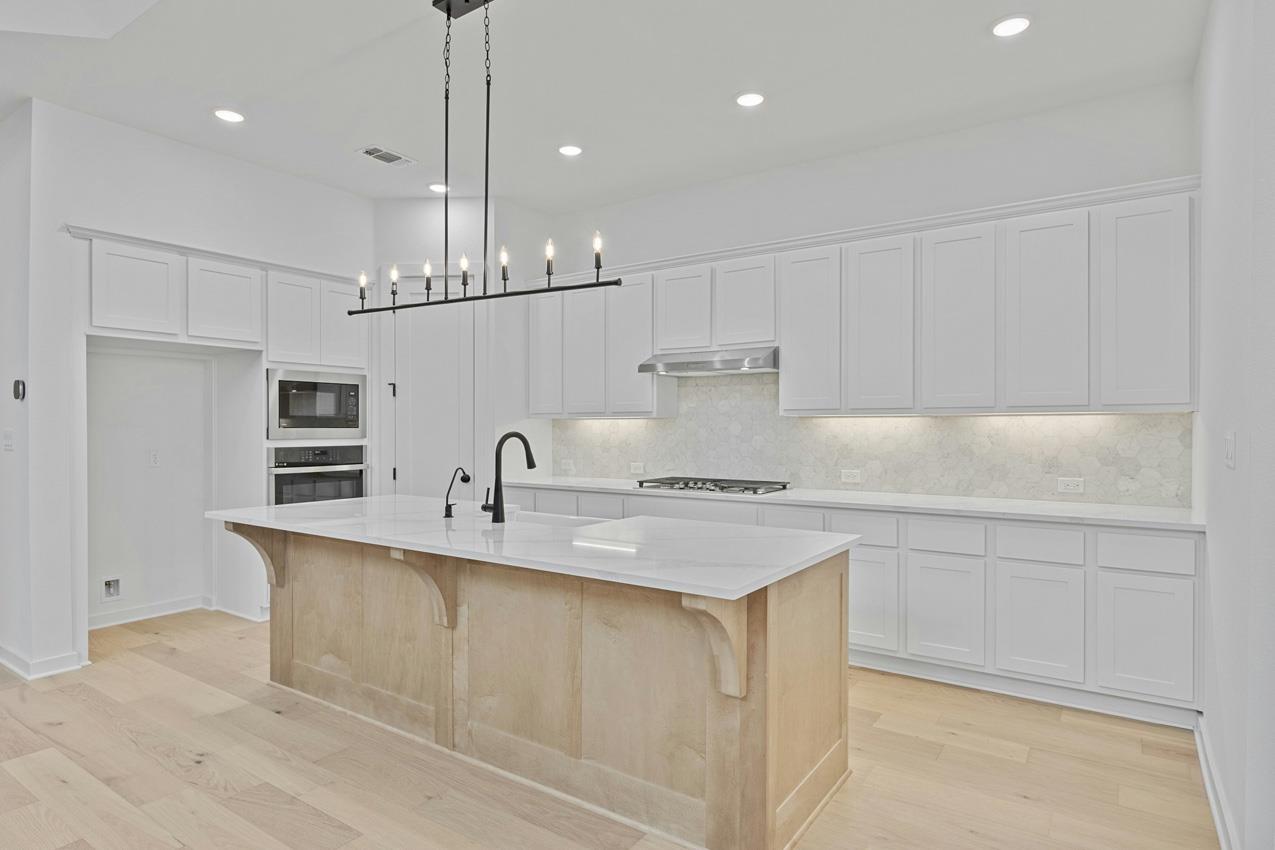 1109 Calendula Trl Property Photo 2