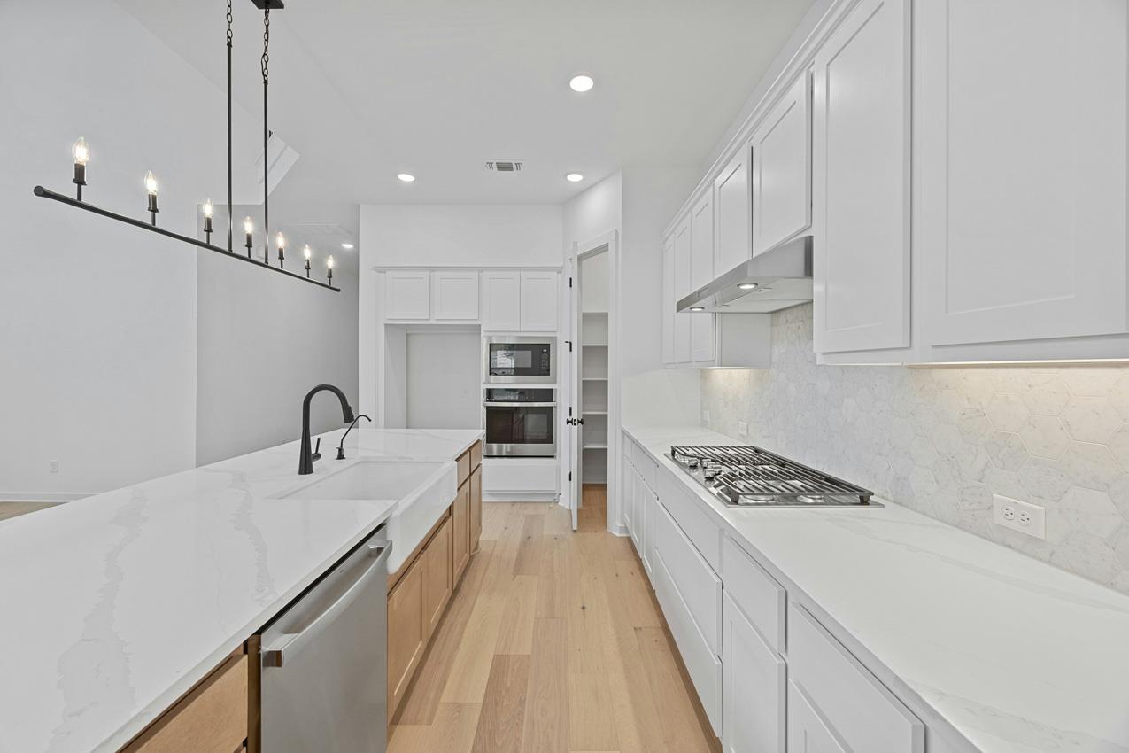 1109 Calendula Trl Property Photo 4