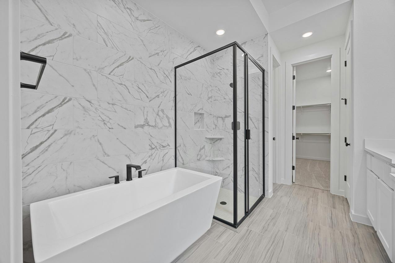 1109 Calendula Trl Property Photo 13