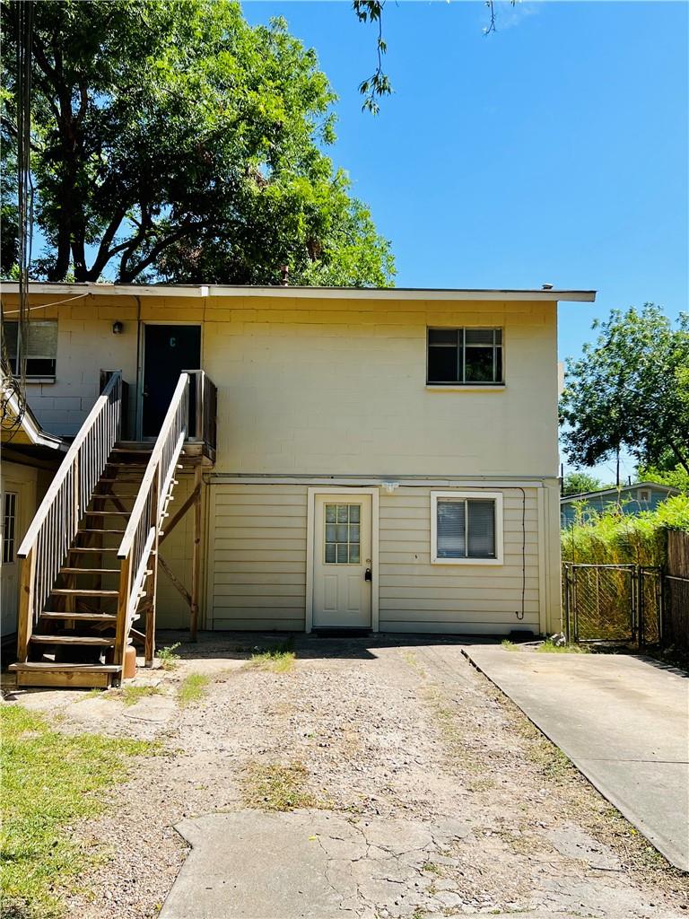 1914 Cullen Ave #b Property Photo 1