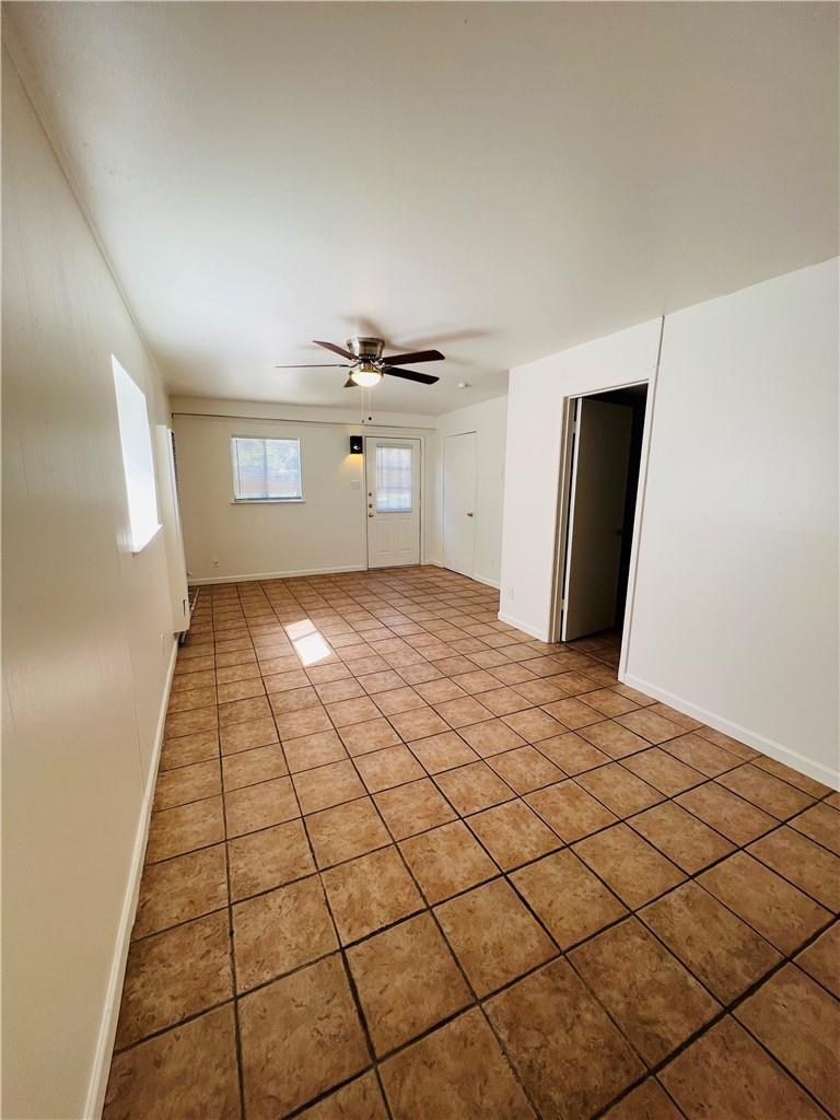 1914 Cullen Ave #b Property Photo 5
