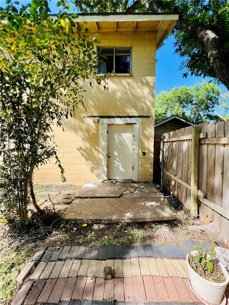 1914 Cullen Ave #b Property Photo 22