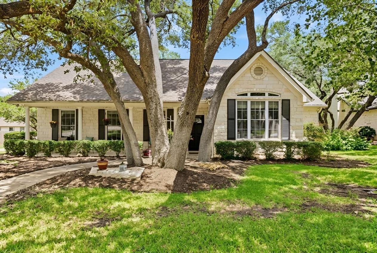 100 Oakmont Ct Property Photo 1