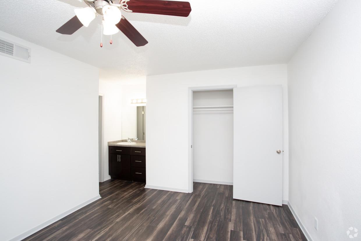 8033 Gessner Dr #137 Property Photo 4