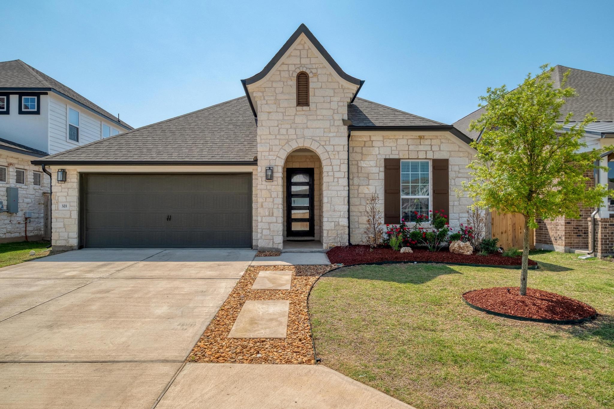 321 Crescent Heights Dr Property Photo