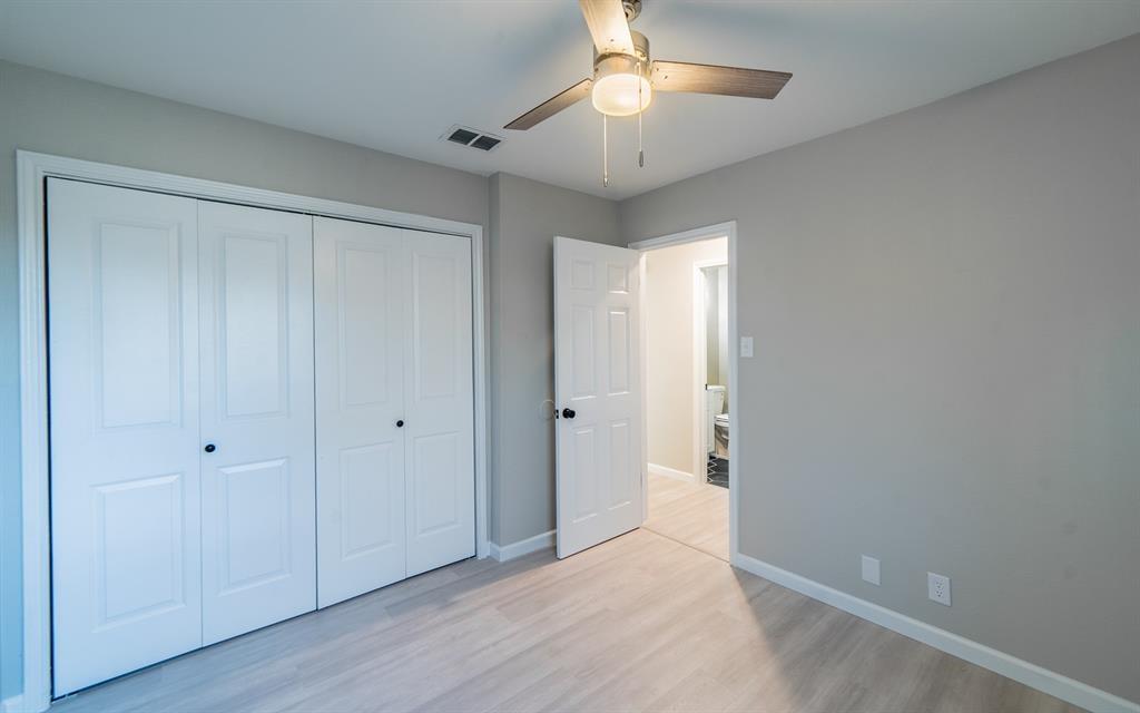 915 Sirocco Dr #b Property Photo 6
