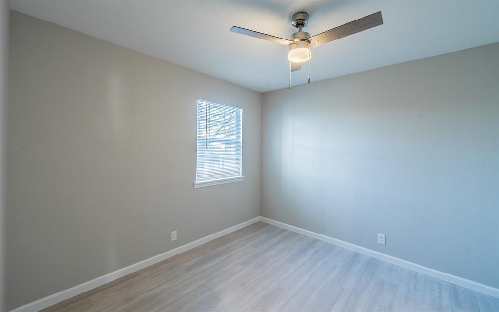 915 Sirocco Dr #b Property Photo 7
