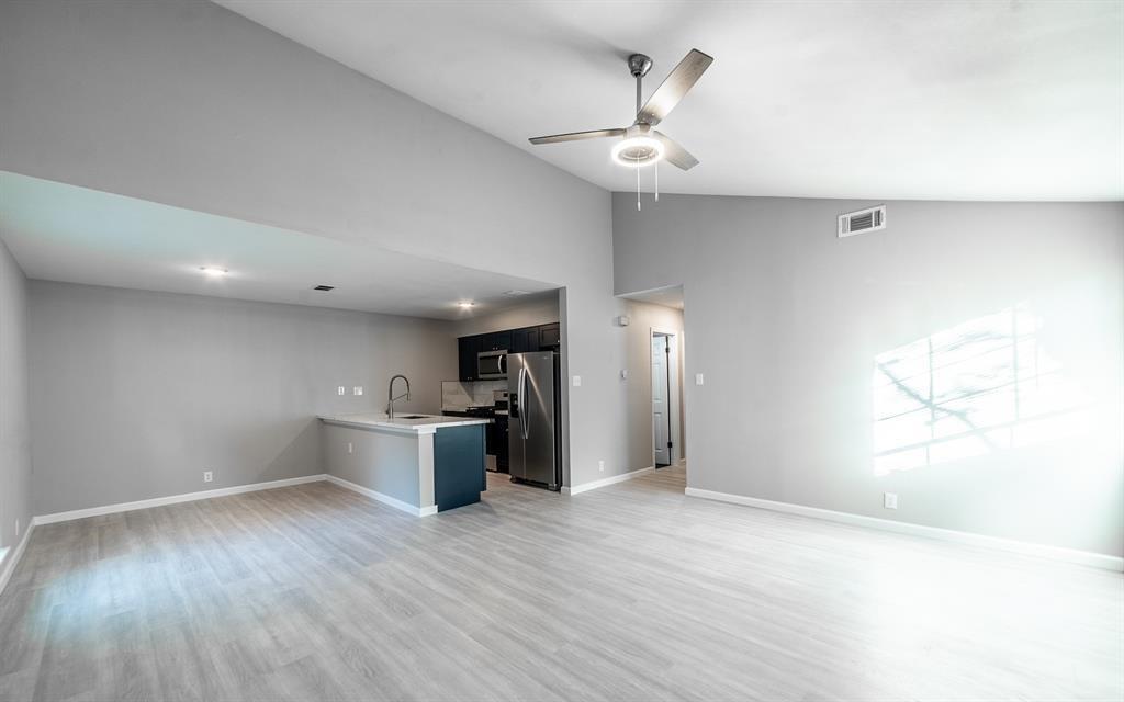 915 Sirocco Dr #b Property Photo 11