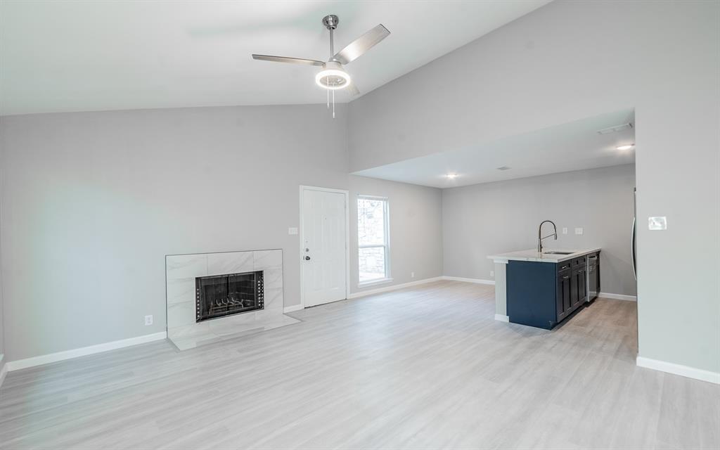 915 Sirocco Dr #b Property Photo 12