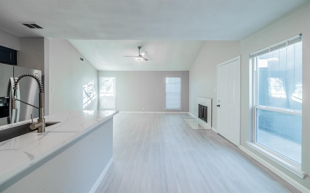 915 Sirocco Dr #b Property Photo 13