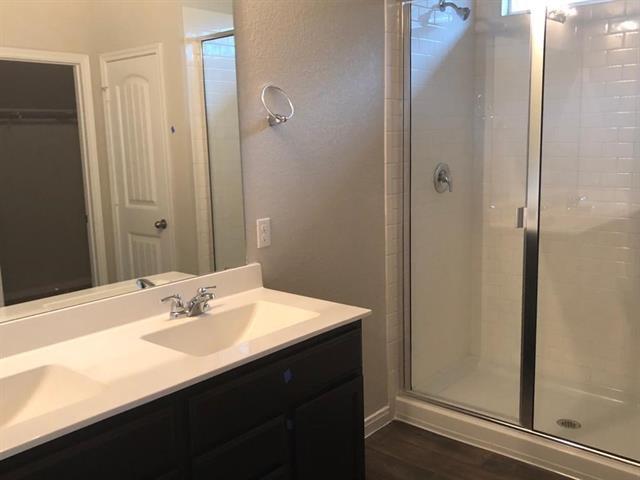 221 Naset Dr Property Photo 8