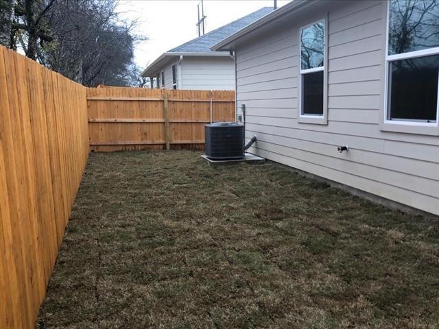 221 Naset Dr Property Photo 12