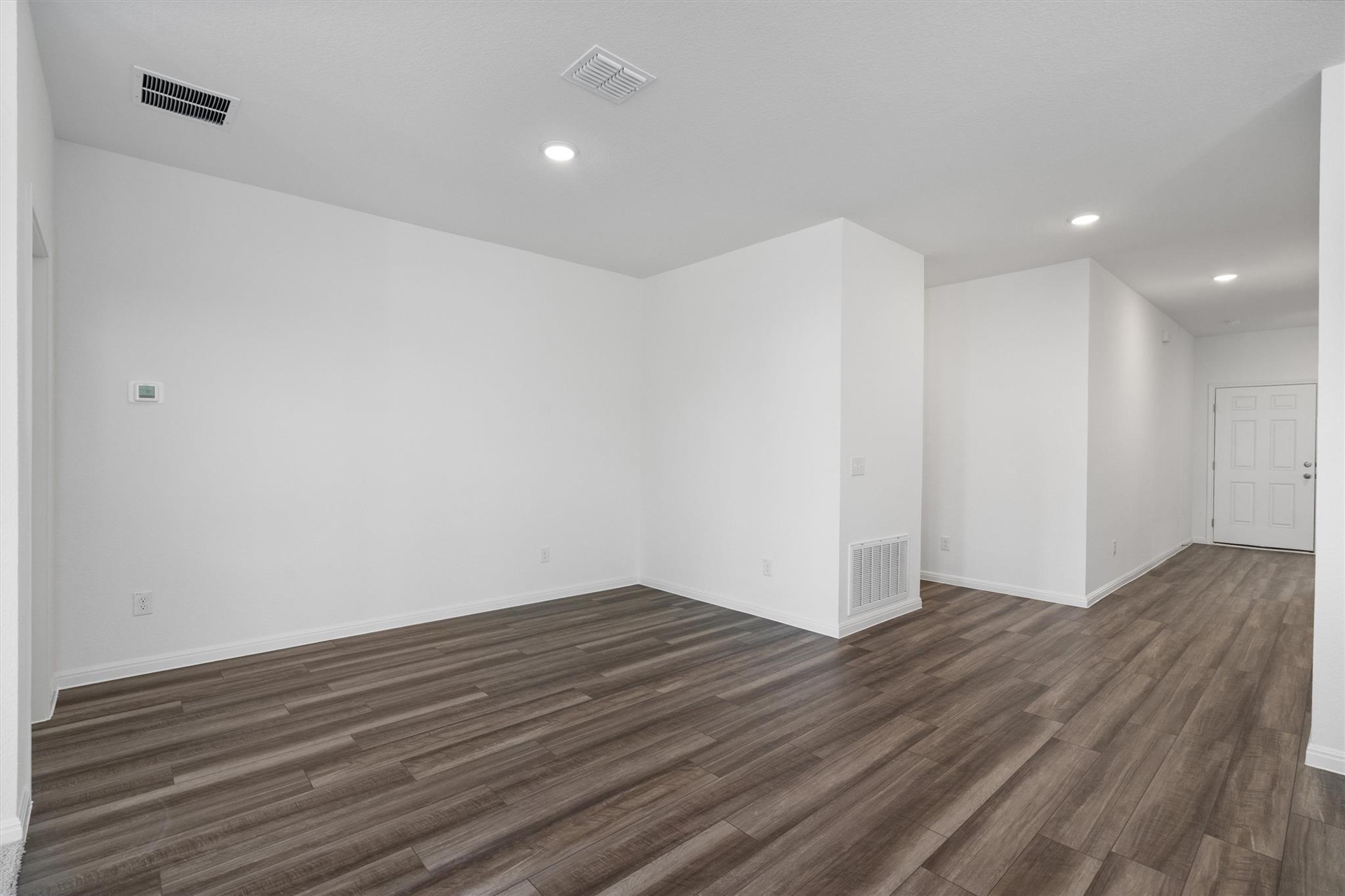 105 Bridgeview Dr Property Photo 4