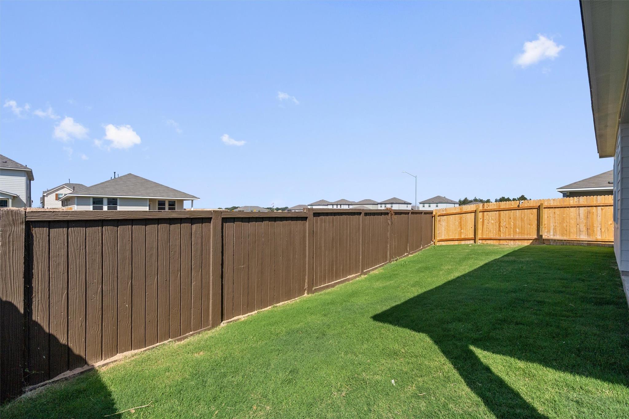 105 Bridgeview Dr Property Photo 23