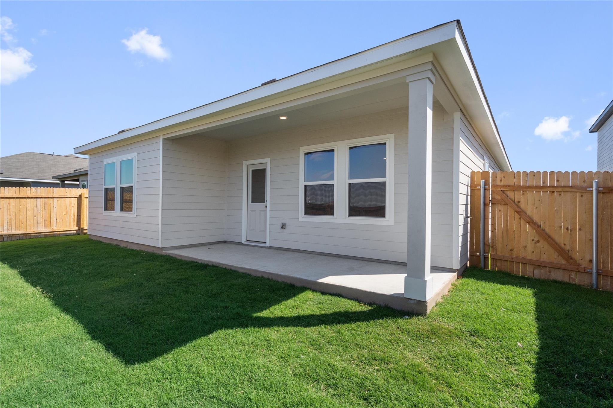 105 Bridgeview Dr Property Photo 24