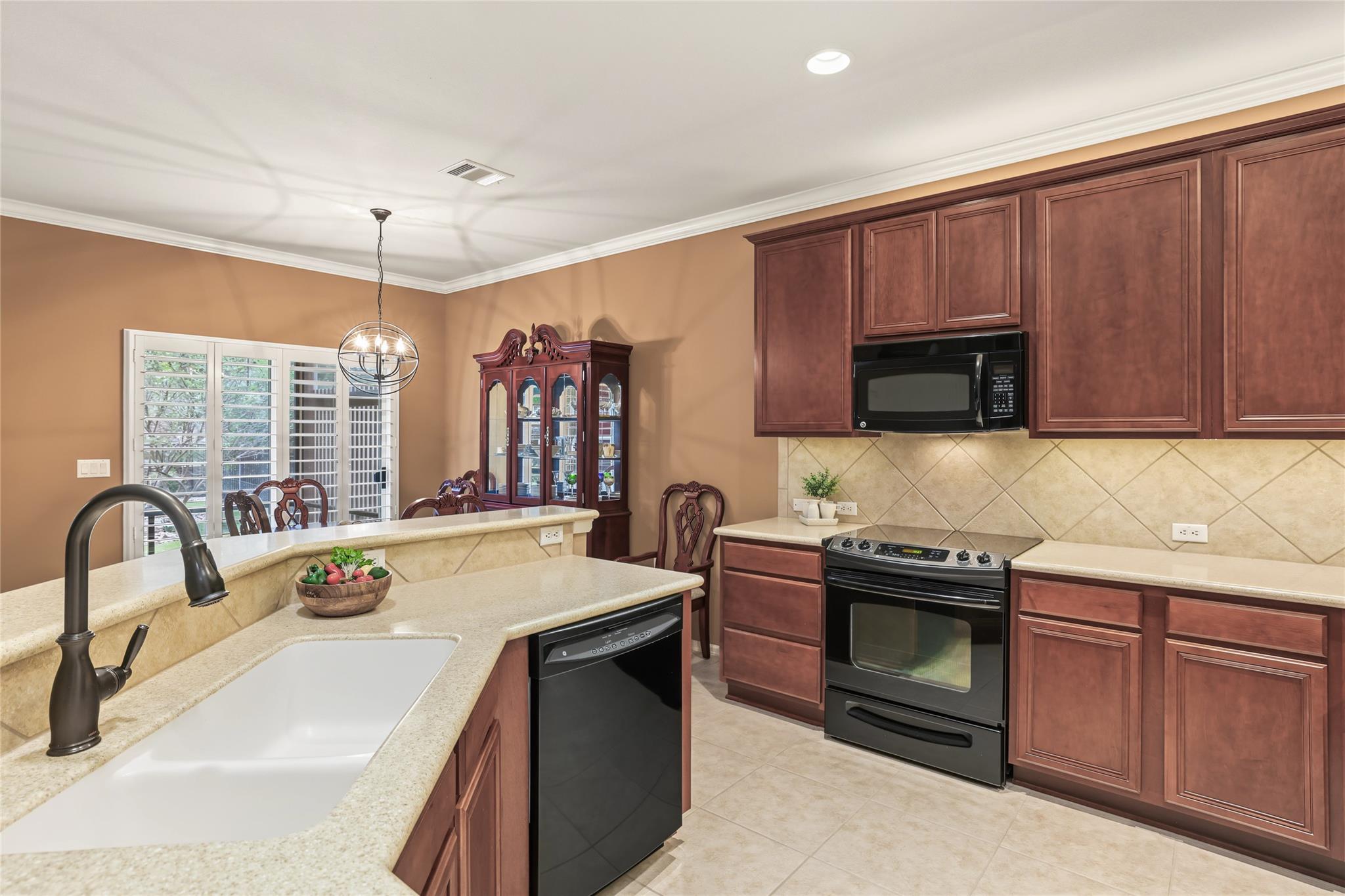 707 Apache Mountain Ln Property Photo 12