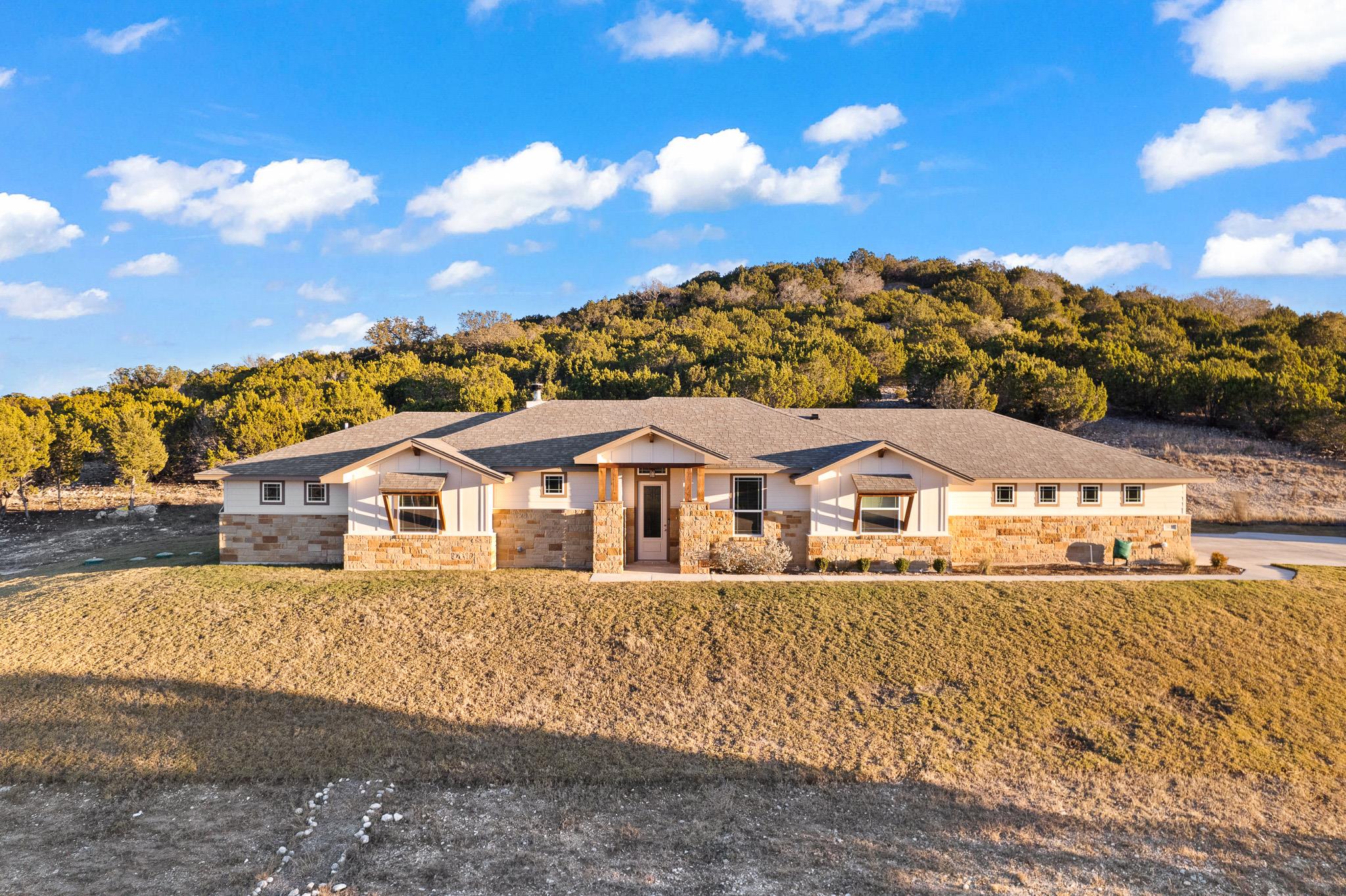 2807 Grimes Crossing Rd Property Photo