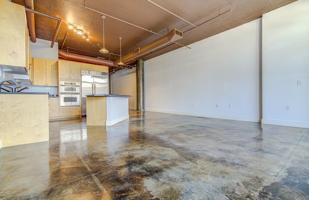311 W 5th St #703 Property Photo 10