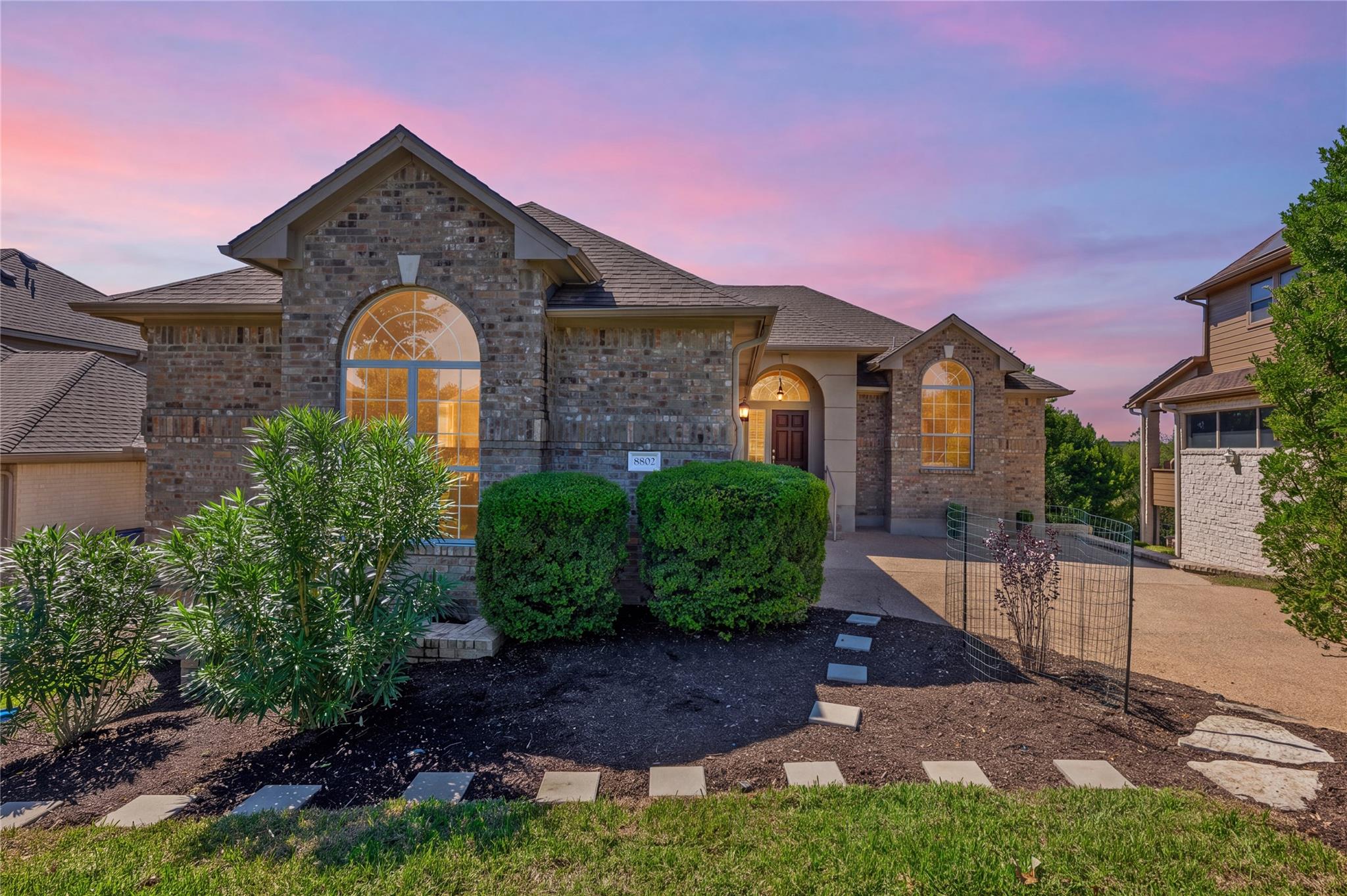 8802 Bluegrass Dr Property Photo 1