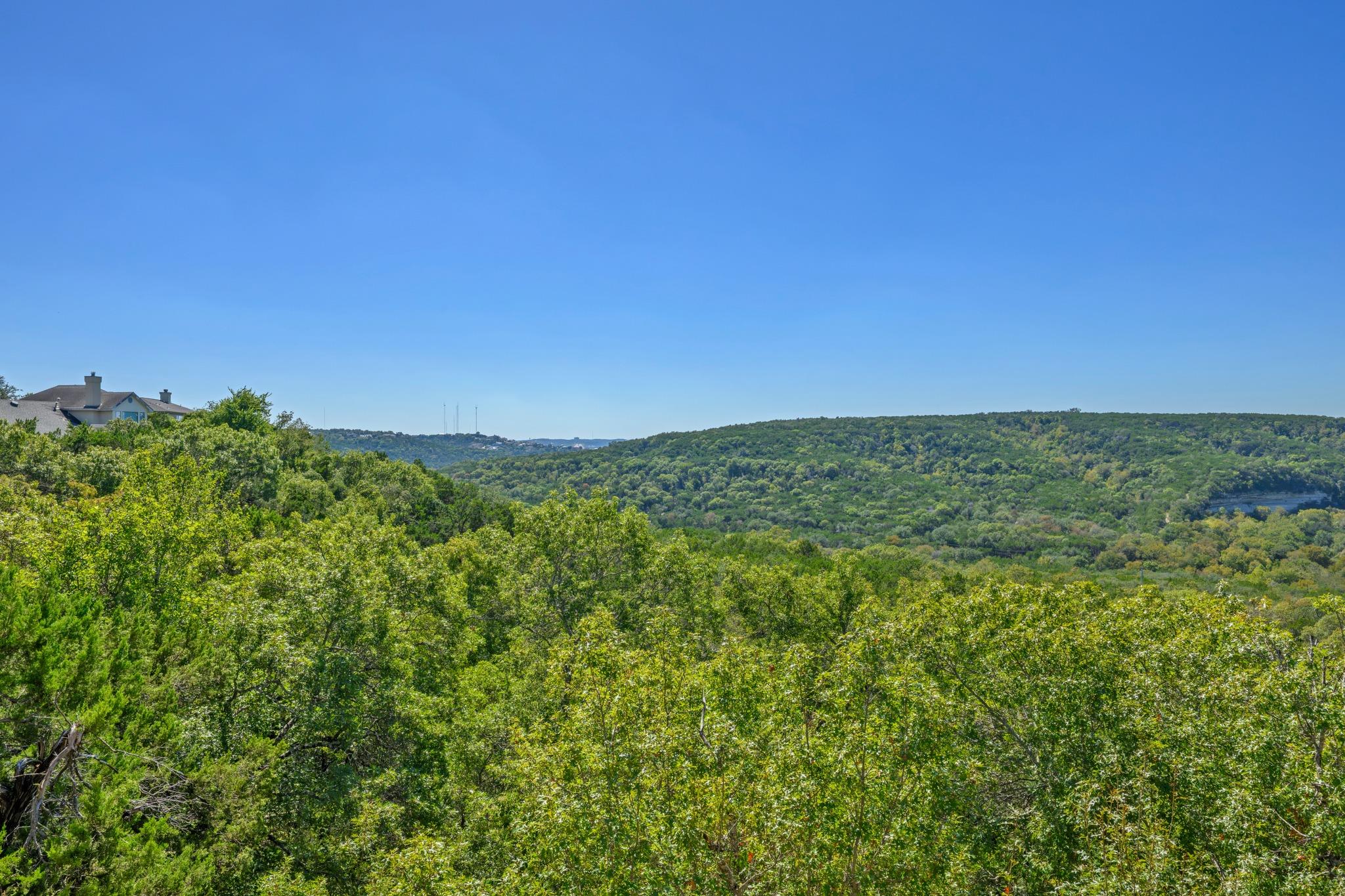 8802 Bluegrass Dr Property Photo 3