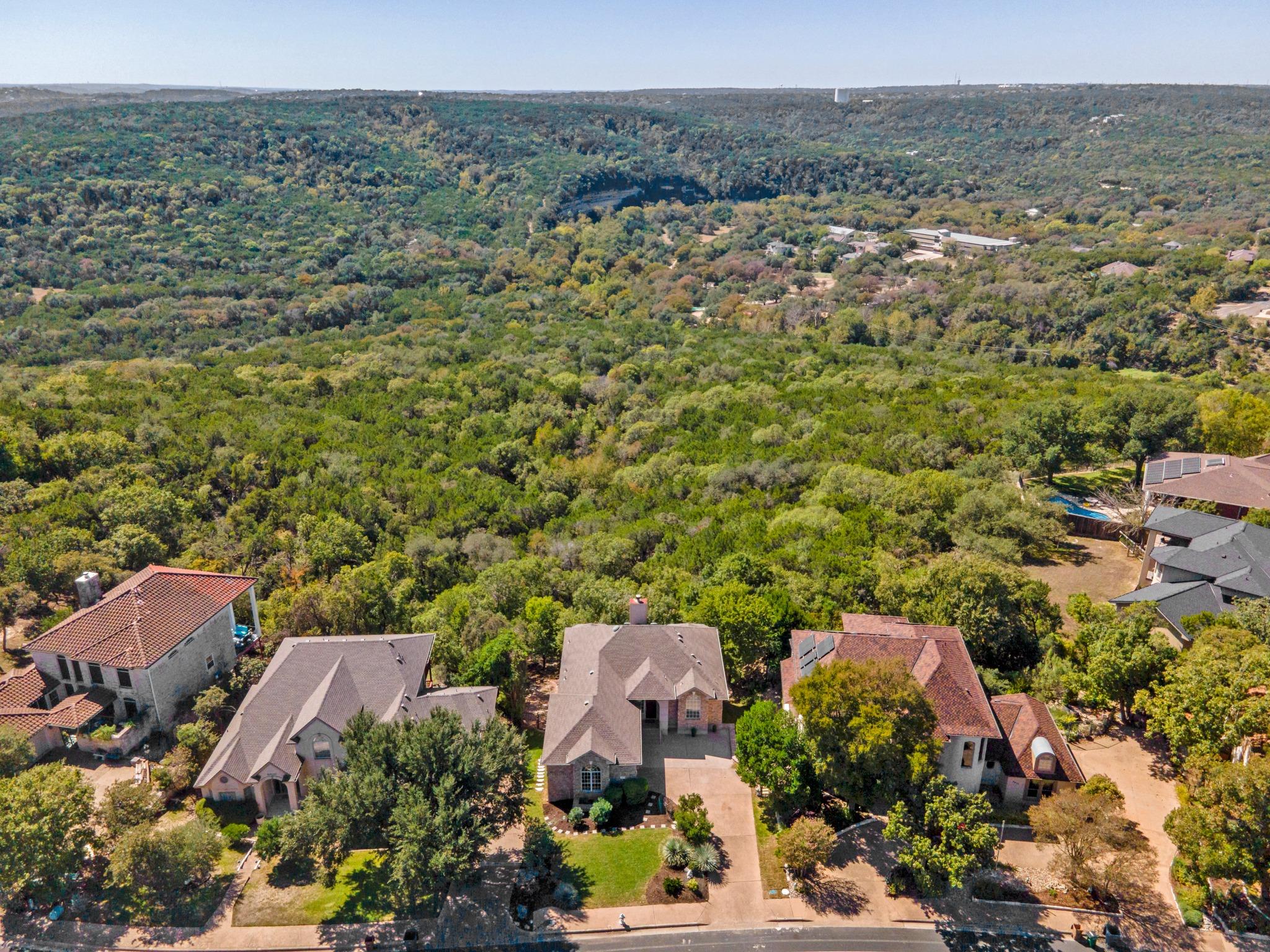 8802 Bluegrass Dr Property Photo 4