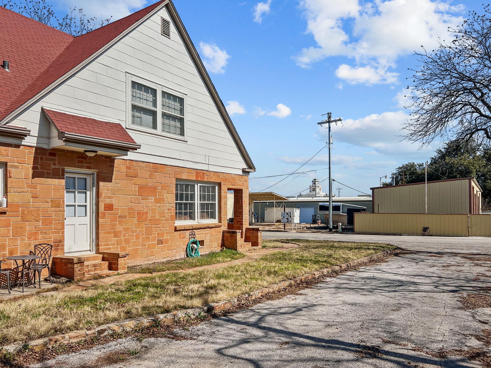 206 S Clear St Property Photo 31
